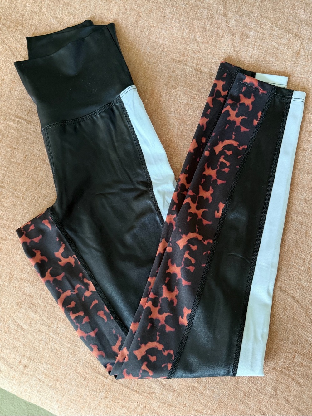 Beach Riot Sport Leopard Set - Picture 7 of 11